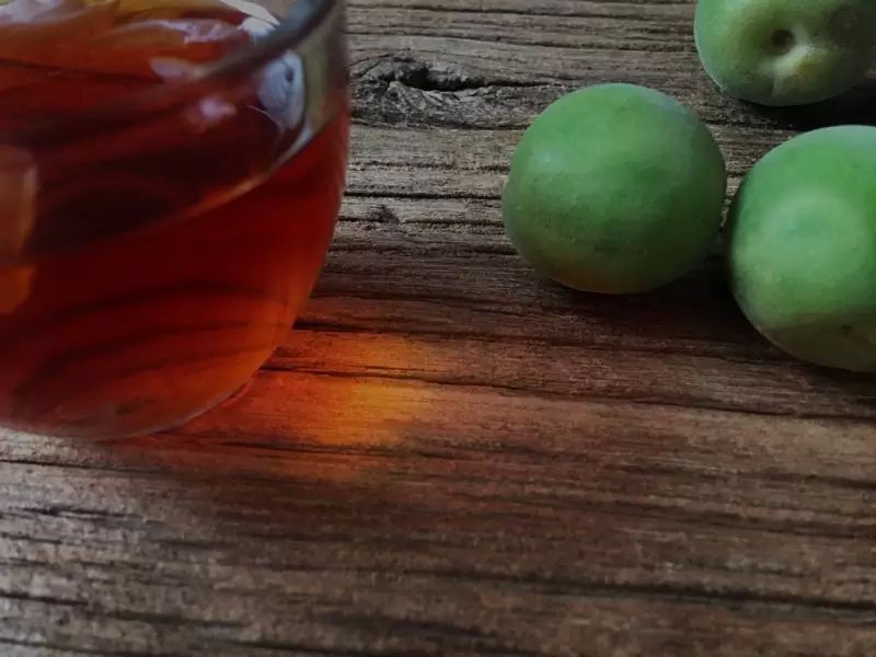 何当共饮青梅酒