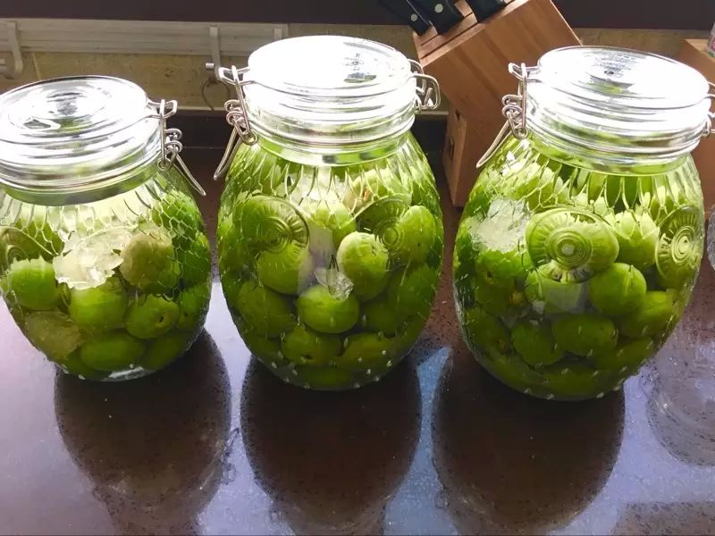 何当共饮青梅酒