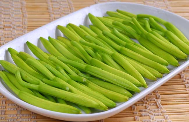 黄花菜治失眠有效吗？