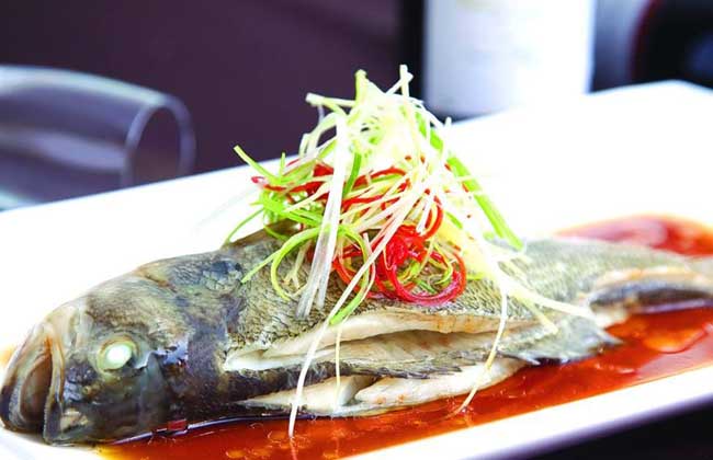 鲈鱼不能和什么一起吃？