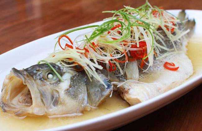 鲈鱼不能和什么一起吃？