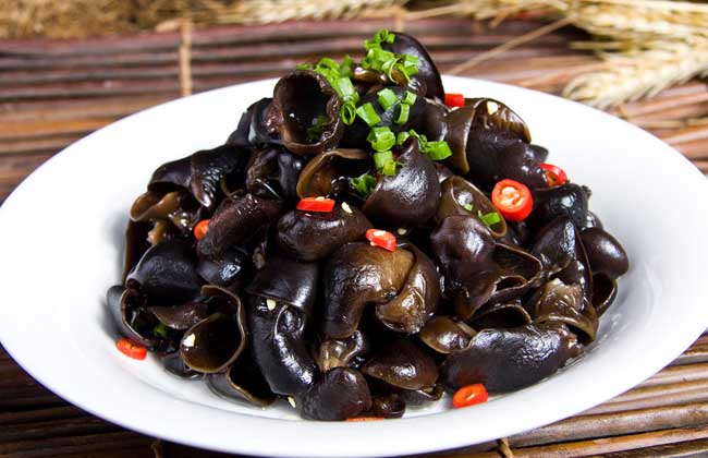 吃黑木耳有什么好处？