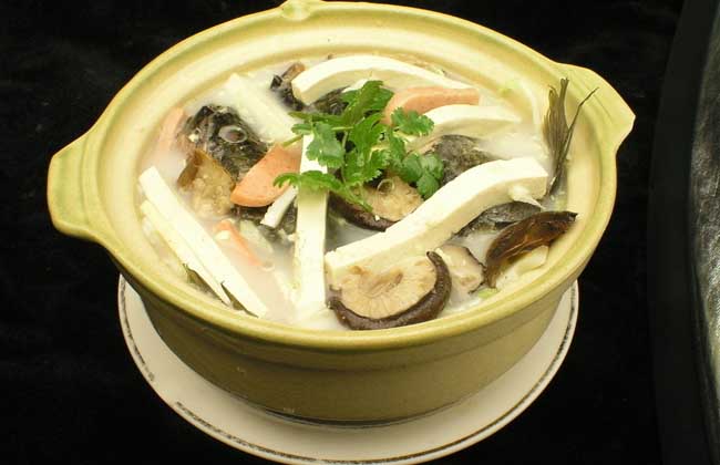 黑鱼炖豆腐