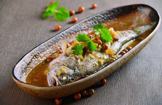 古法蒸鲈鱼