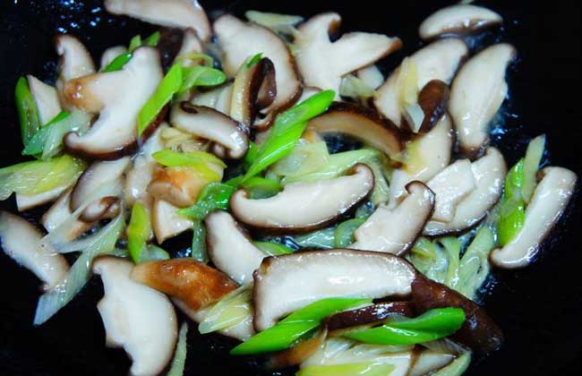 香菇山药炒肉片