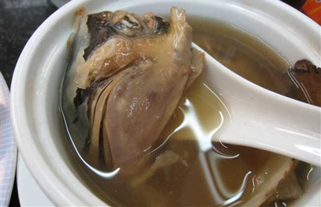 天麻炖鱼头的做法