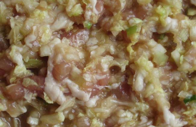 白菜猪肉饺子馅的做法