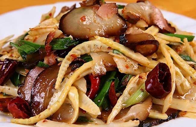 腊肉炒竹笋