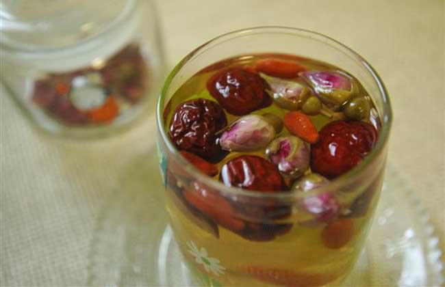 红枣枸杞玫瑰花茶