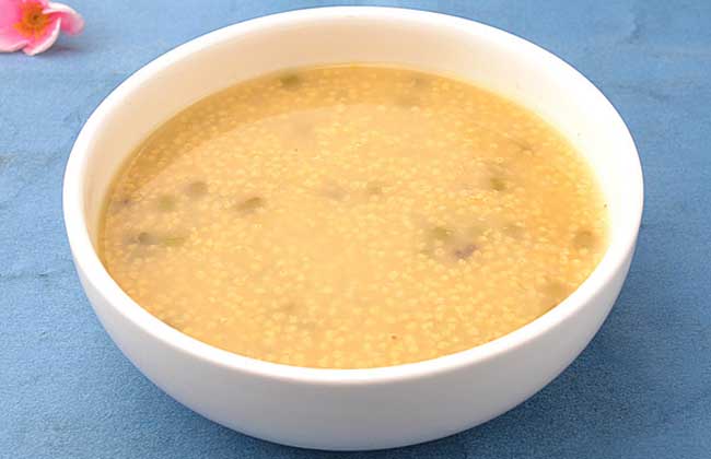 小米莲子绿豆粥