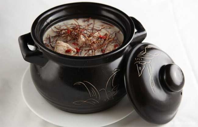 鸡骨草煲猪骨的家常做法