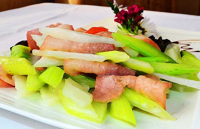 西芹炒肉