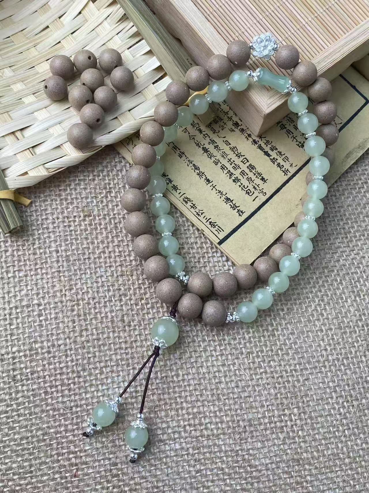 龙涎香东陵玉长手链