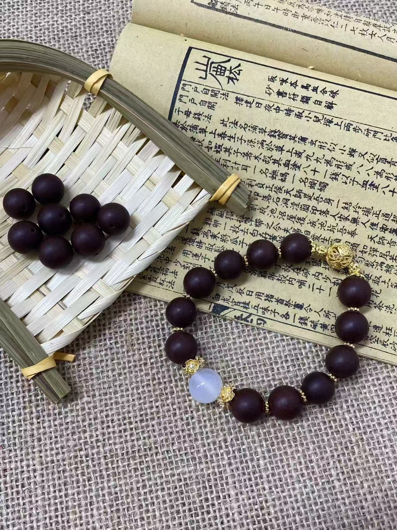 固本培元香珠衬白色水玉珠手链