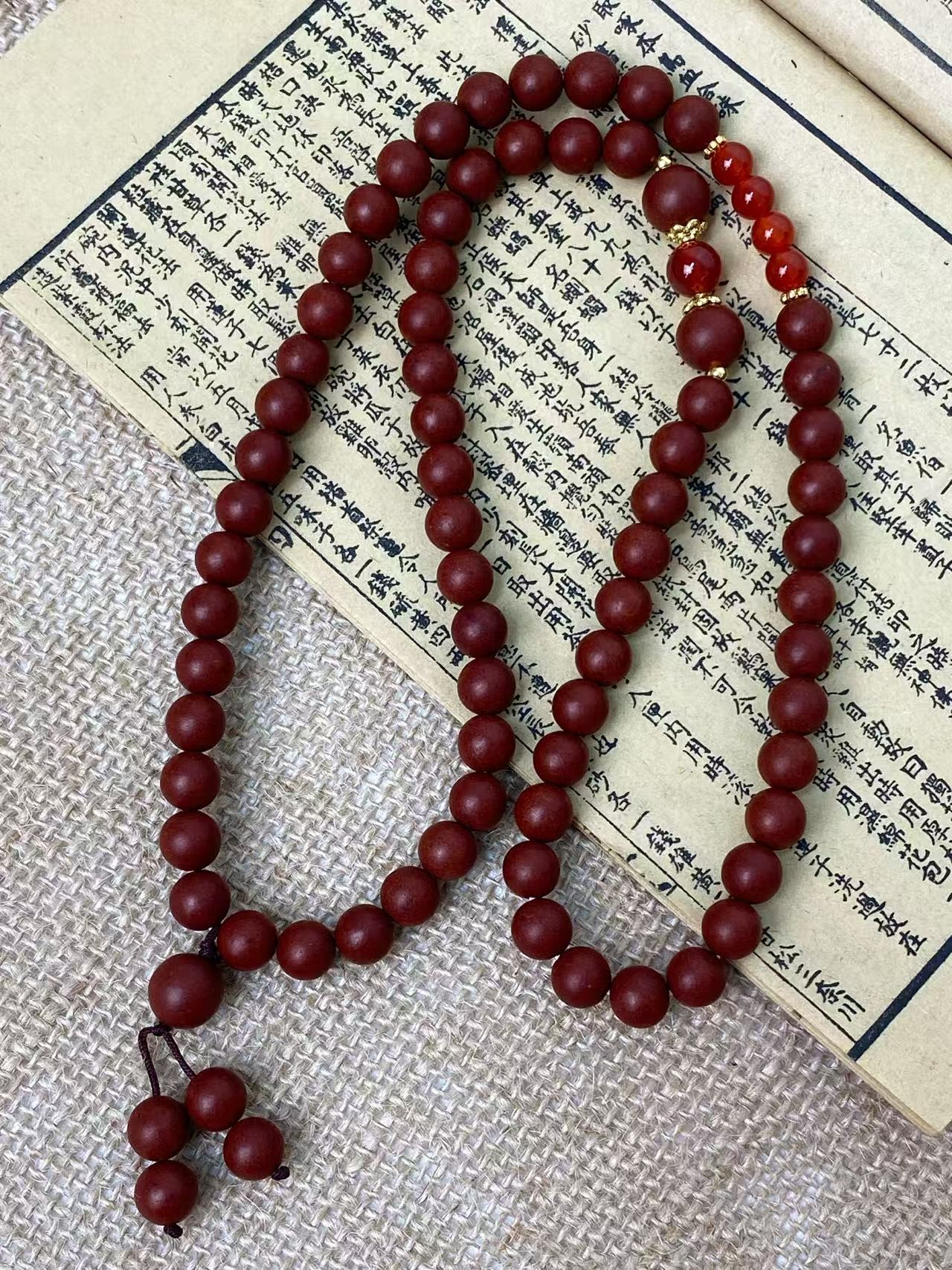 花蕊夫人圆珠间朱砂珠长手链